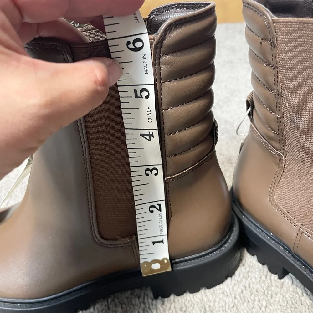 Gap Women's Brown Chelsea Boot Size 6, NWT‎